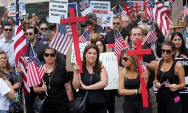 U.S. judge halts deportation of Iraqis nationwide