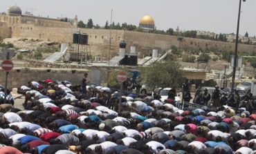 Israel replaces Al-Aqsa mosques metal detectors with surveillance cameras, Palestinians reject new measures