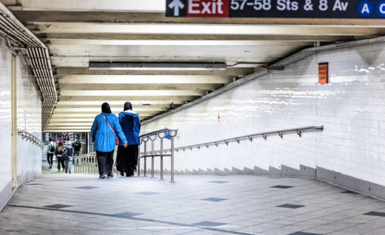 1 In 4 hijabi women experienced shoving on NYC subway