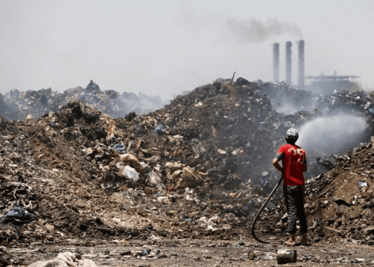 Iraqi citizens choked by worsening pollution problem, government negligence