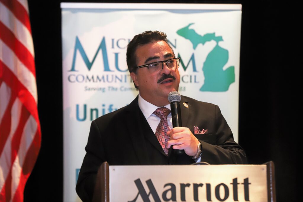 MMCC Chairman Dr. Mahmoud Al-Hadidi speaks at MMCC's Muslim Leadership Appreciation Dinner, Nov. 20. Photo courtesy: MMCC