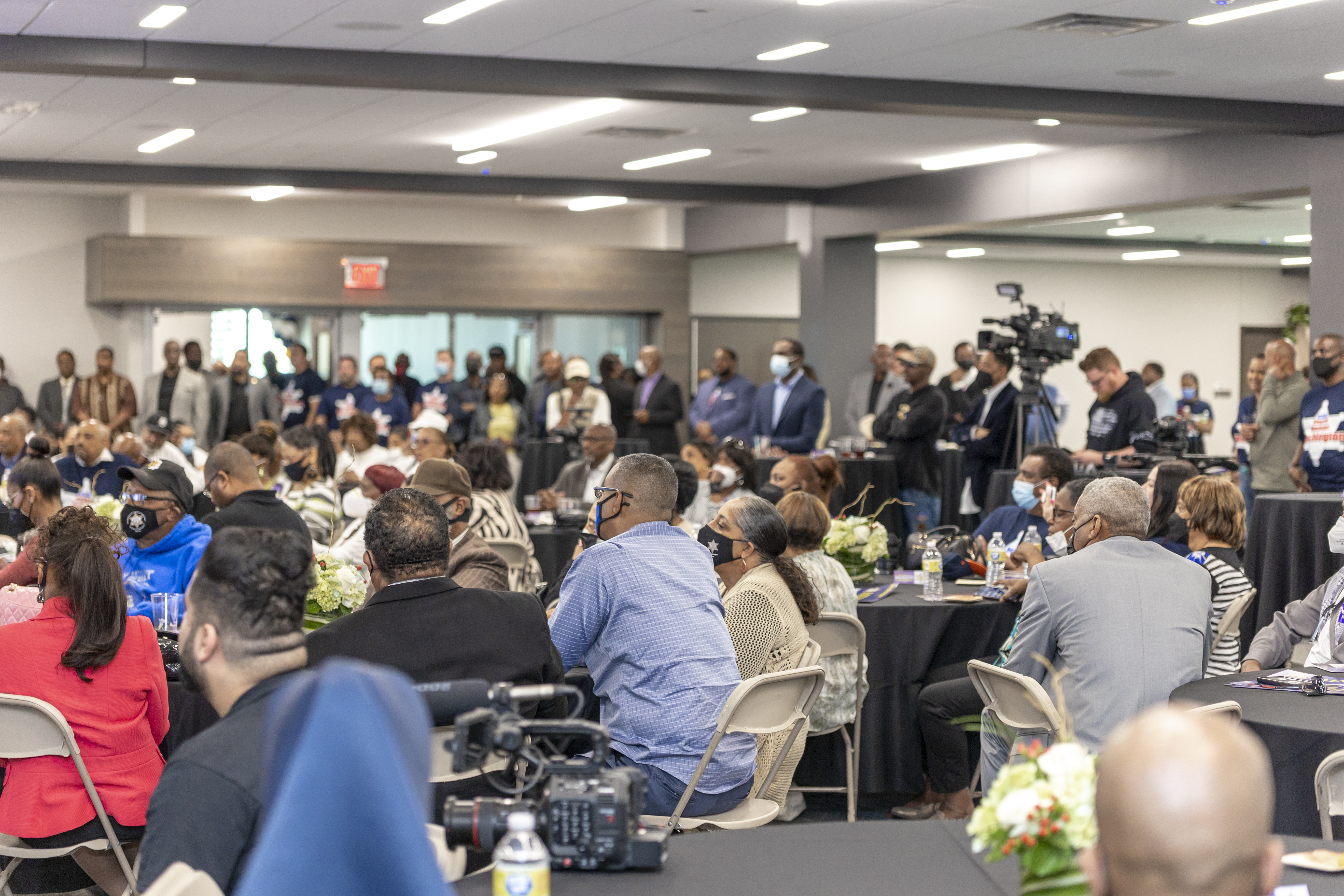 Attendees at an event to reinstate Wayne County Sheriff Raphael “Ray” Washington at the Union Carpenters and Millwrights Skilled Training Center in Detroit. Photo: The Washington campaign