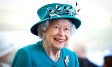 Queen Elizabeth II dies at 96, ending an era for Britain