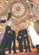 Obama visits Turkey, reaches out to Muslims