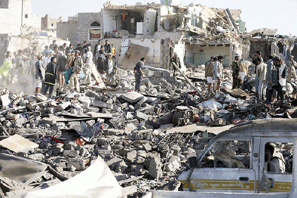 Yemeni President Hadi leaves country as Saudi Arabia steps up air strikes