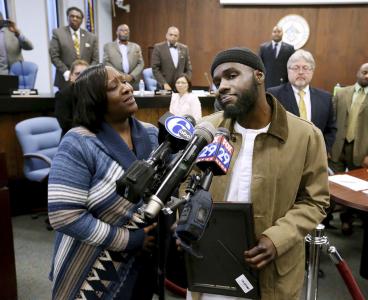 New Jersey man goes viral for breaking up fight-‘I am a Muslim’