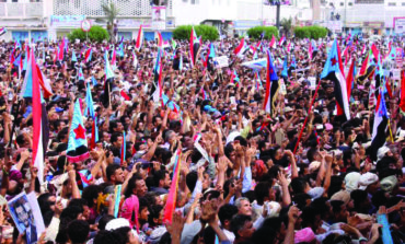 Thousands protest Yemen president's discharging of southern leaders