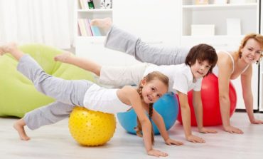 Family workouts: Exercise with your child
