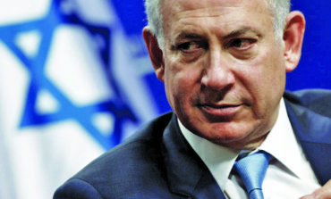 Poll: More Israelis believe bribery charges against Netanyahu, but want him to stay