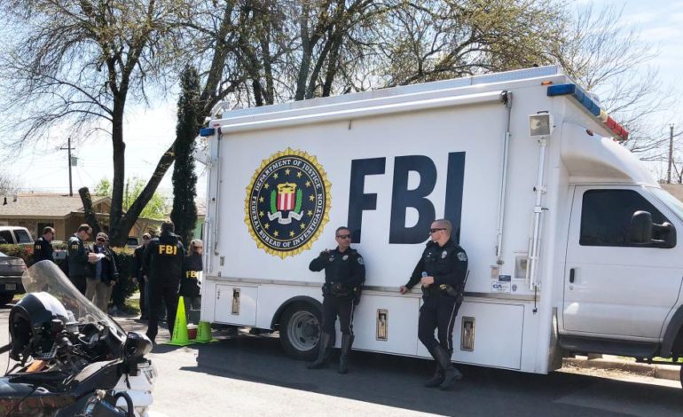 Texas bombing suspect blows self up