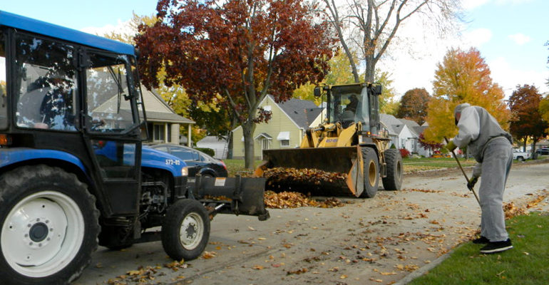 Dearborn loose-leaf and bagged leaf collection on trash day ends Dec. 14