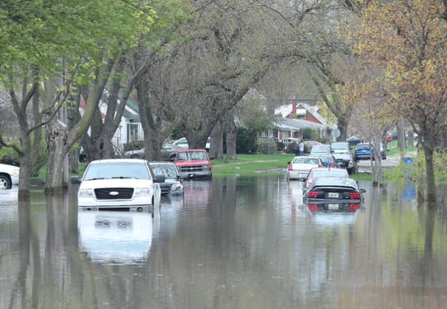 Lenders agree to delay mortgage payments for some affected by southeast Michigan flooding