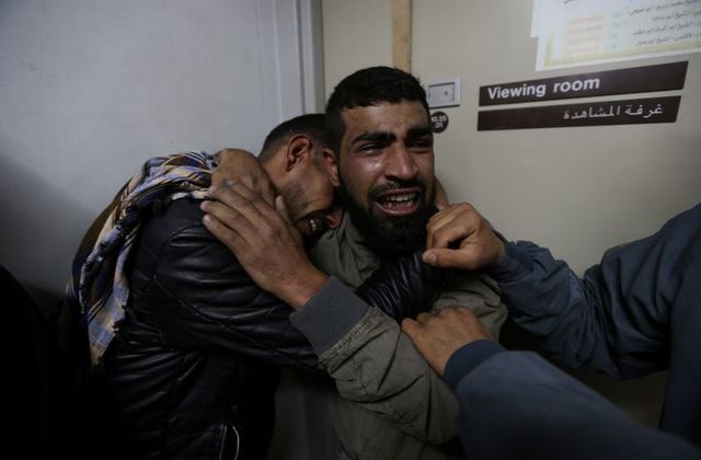 Israeli troops kill Palestinian teen at Gaza protest